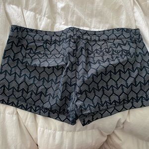 Low rise black pattern shorts